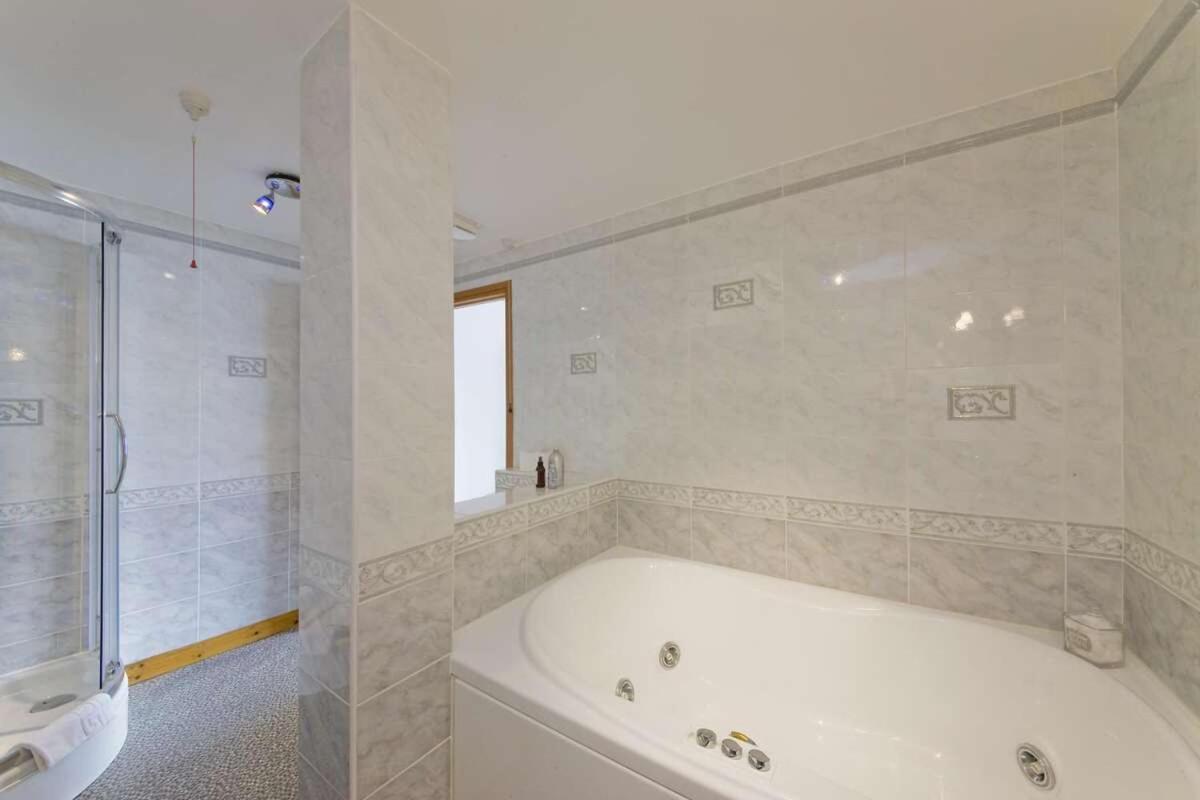 Esplanade Court Holiday Apartments Обан Екстер'єр фото